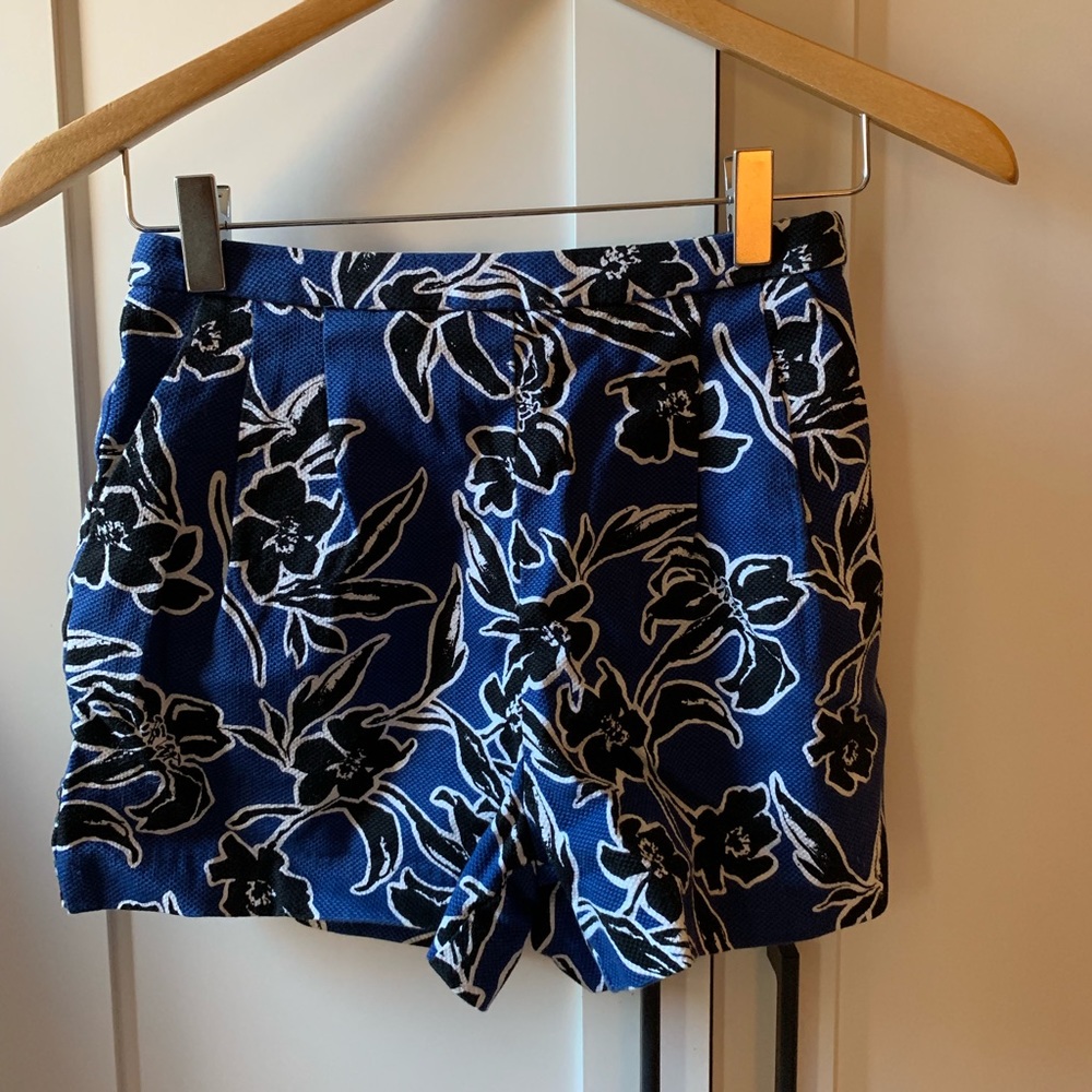 Navy floral print short